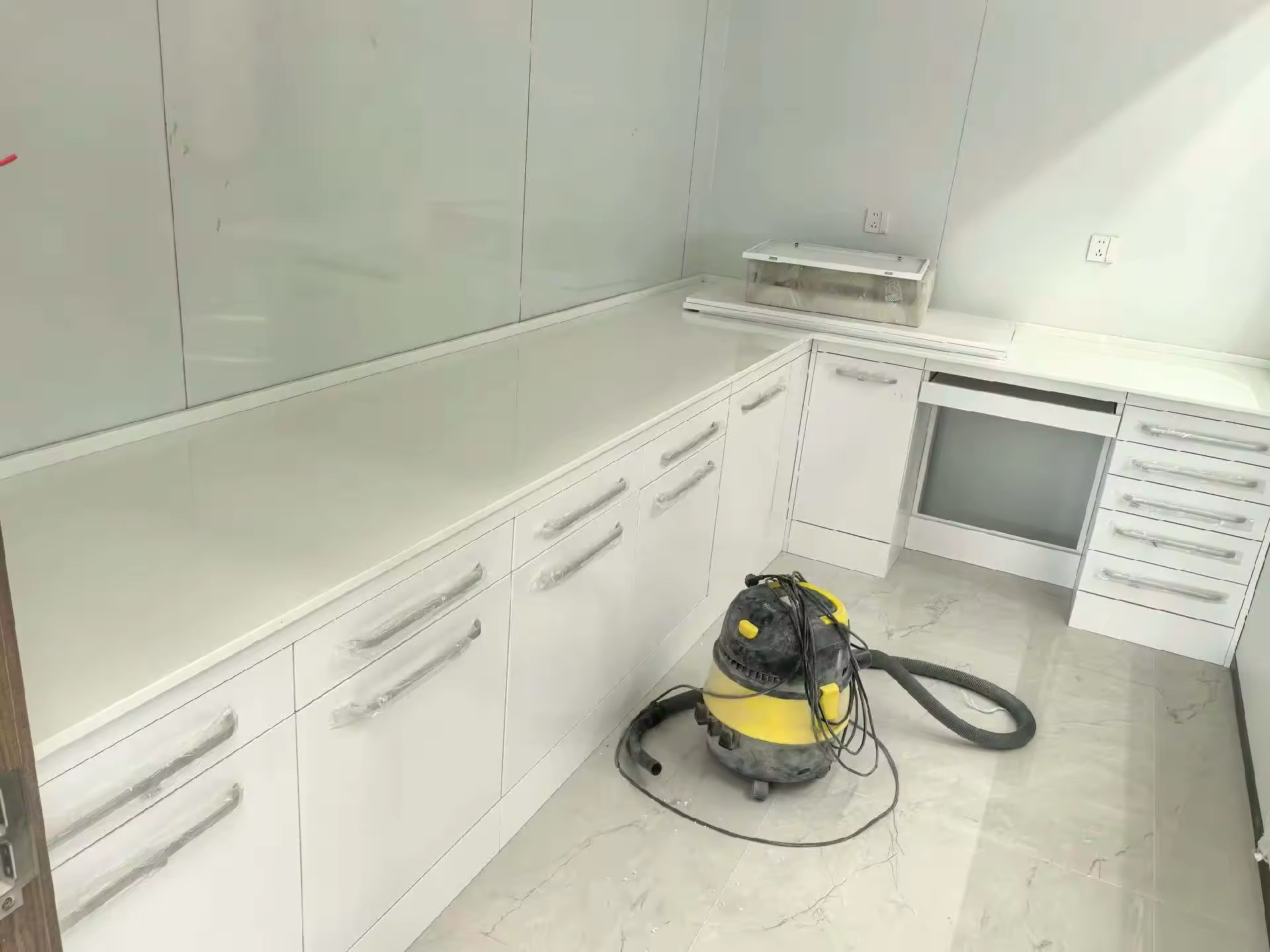 Mobiliário Hospitalar, Armário - Medical Lab Design avaliação e preço